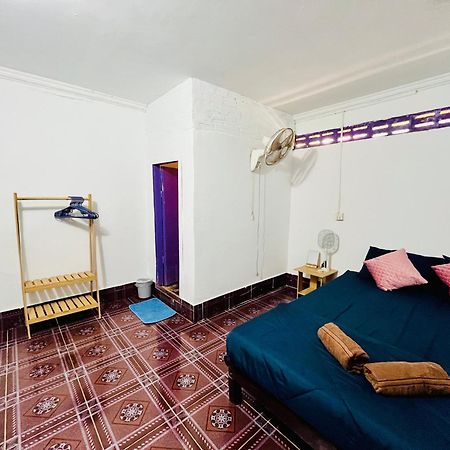 Happiness Guesthouse Ко Ронг Санлоем Екстериор снимка