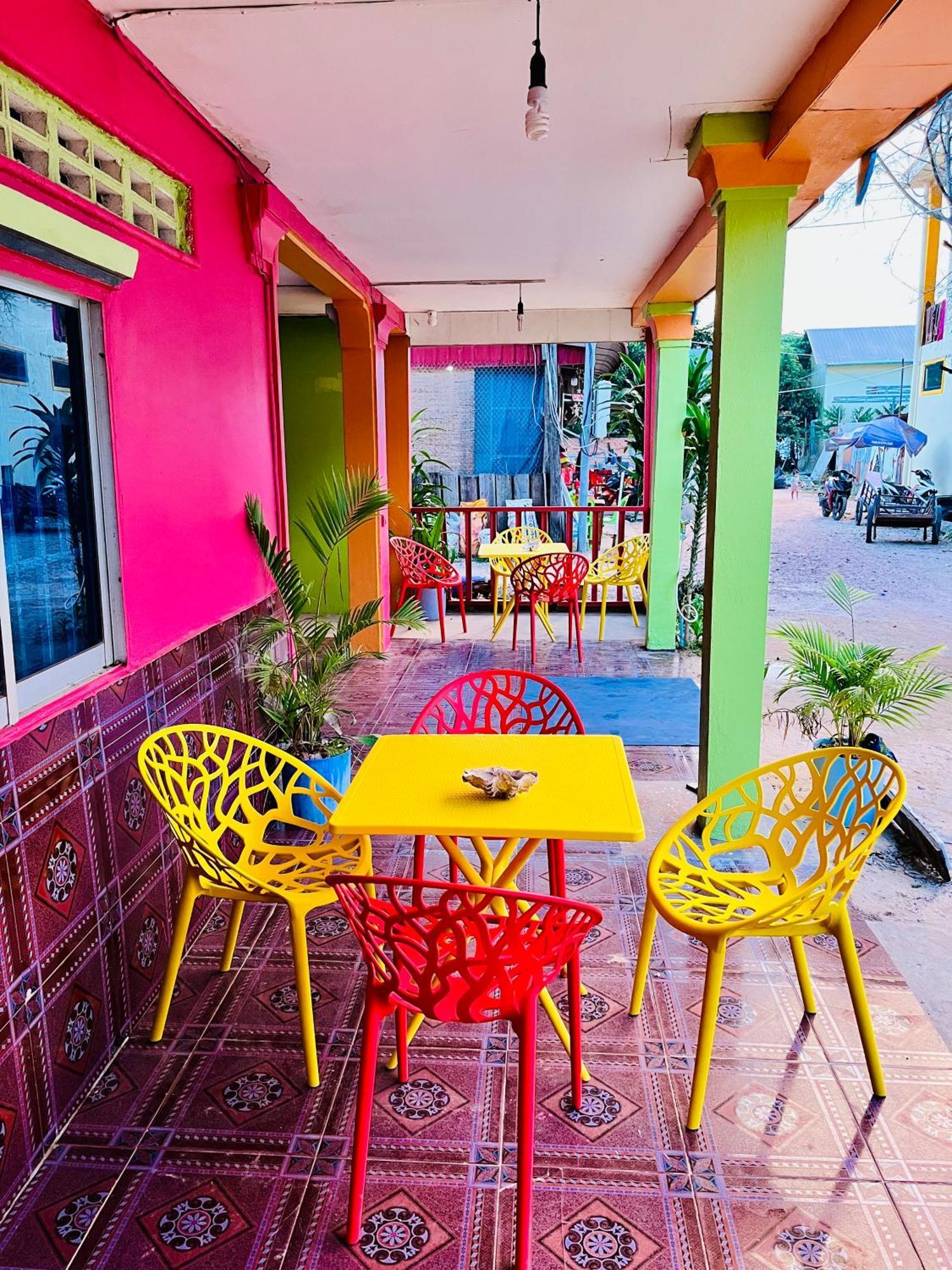 Happiness Guesthouse Ко Ронг Санлоем Екстериор снимка