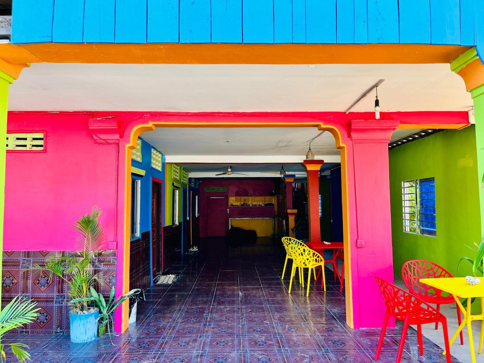 Happiness Guesthouse Ко Ронг Санлоем Екстериор снимка