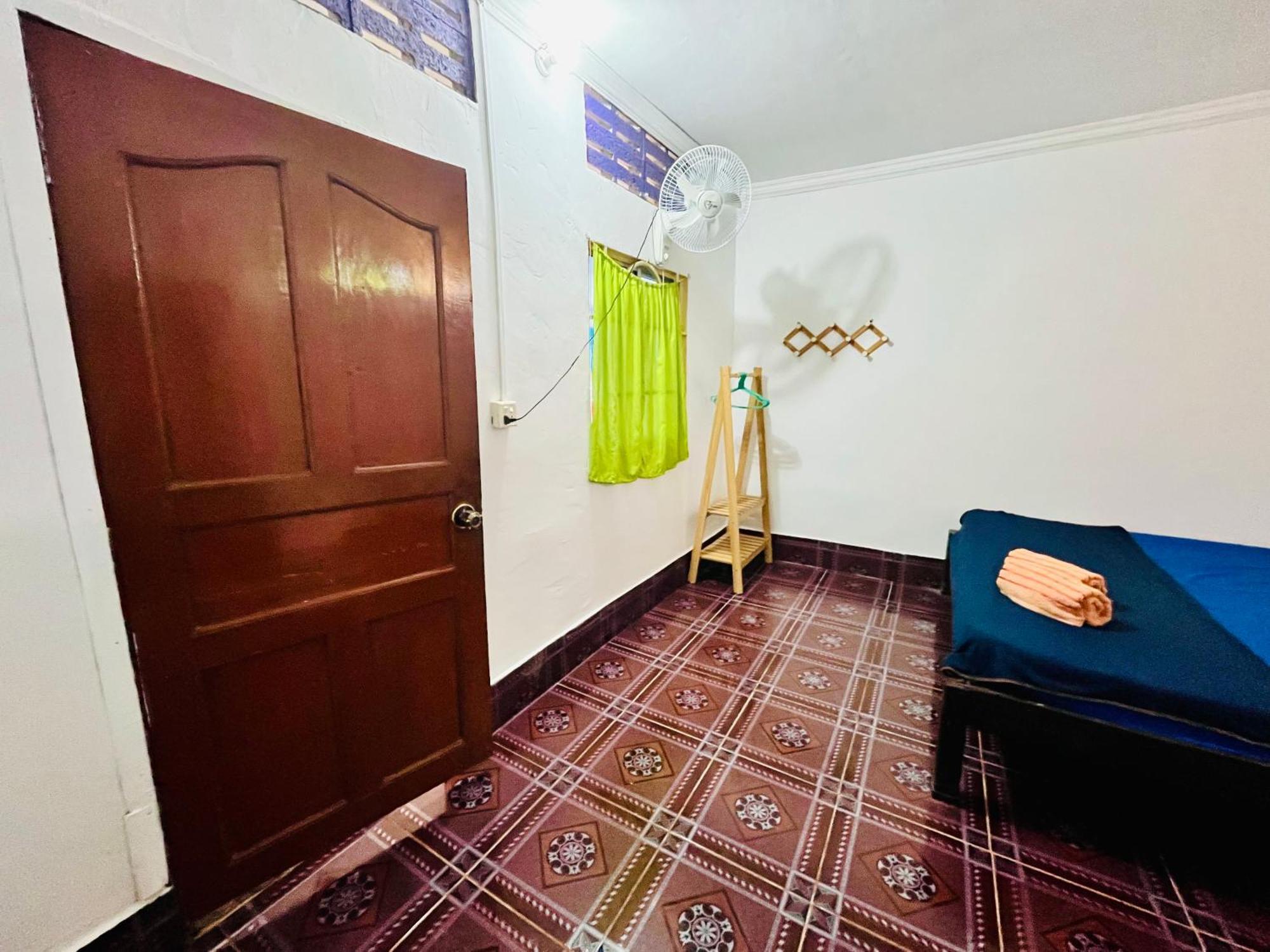 Happiness Guesthouse Ко Ронг Санлоем Екстериор снимка