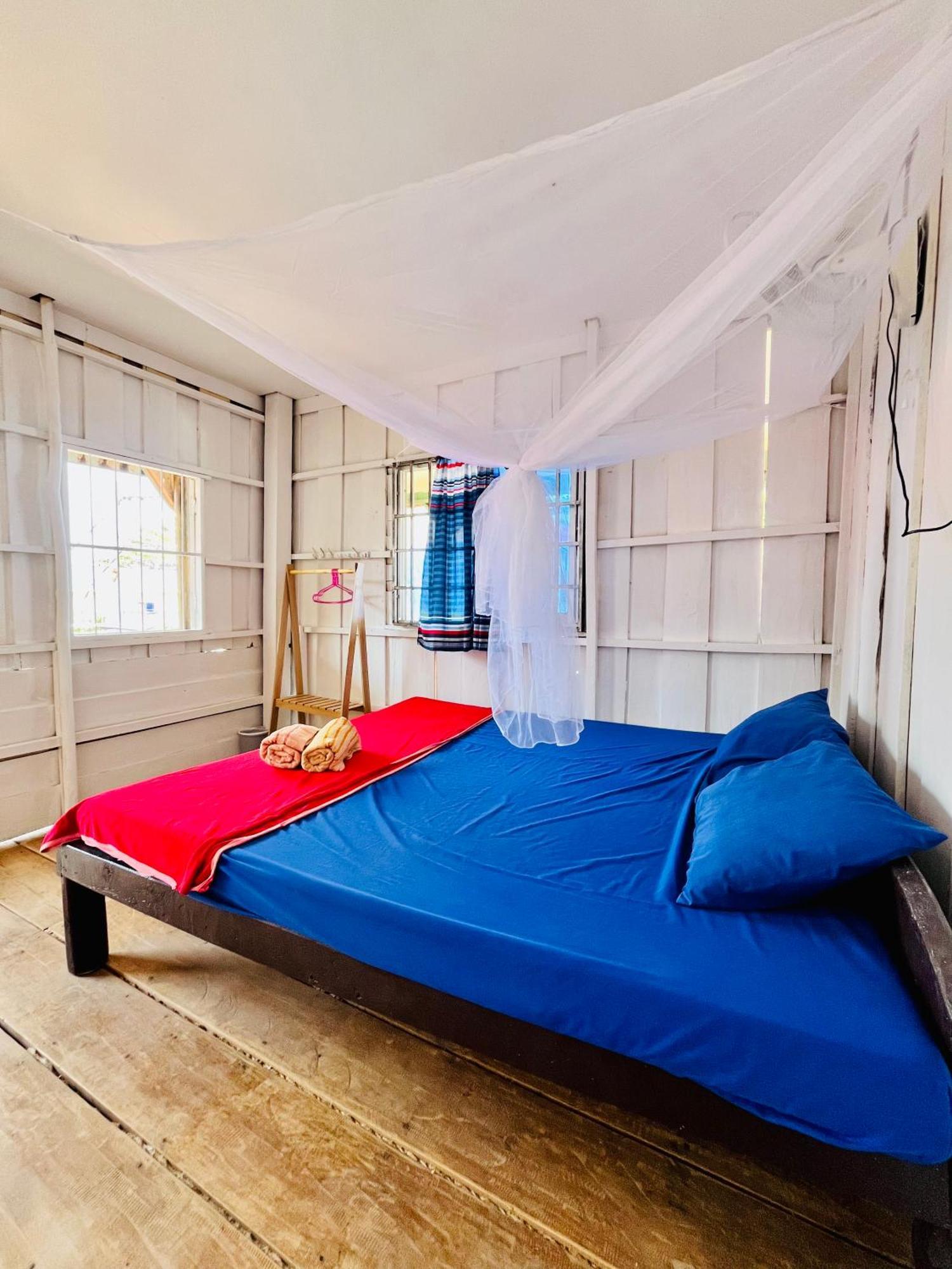 Happiness Guesthouse Ко Ронг Санлоем Екстериор снимка