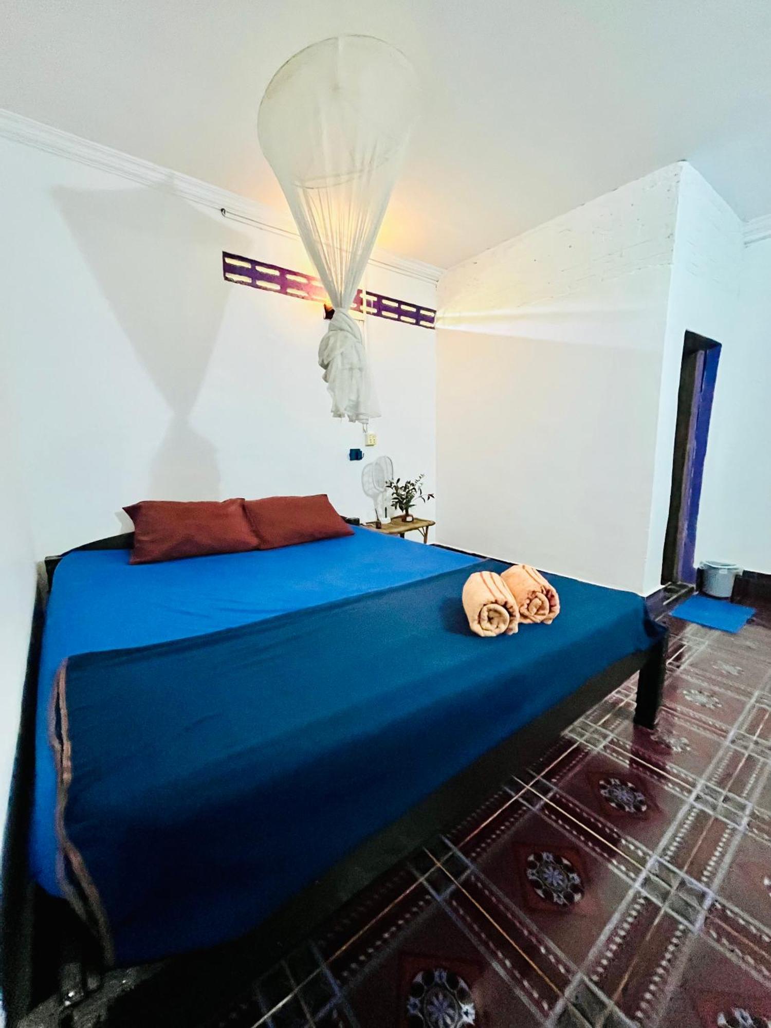 Happiness Guesthouse Ко Ронг Санлоем Екстериор снимка