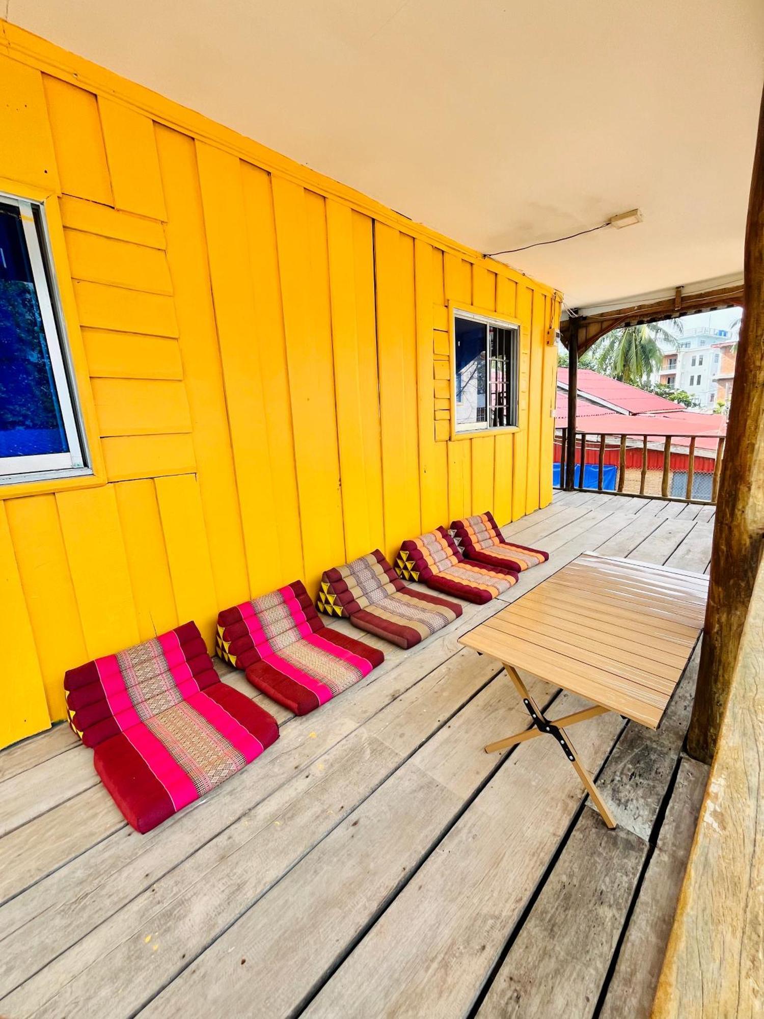 Happiness Guesthouse Ко Ронг Санлоем Екстериор снимка