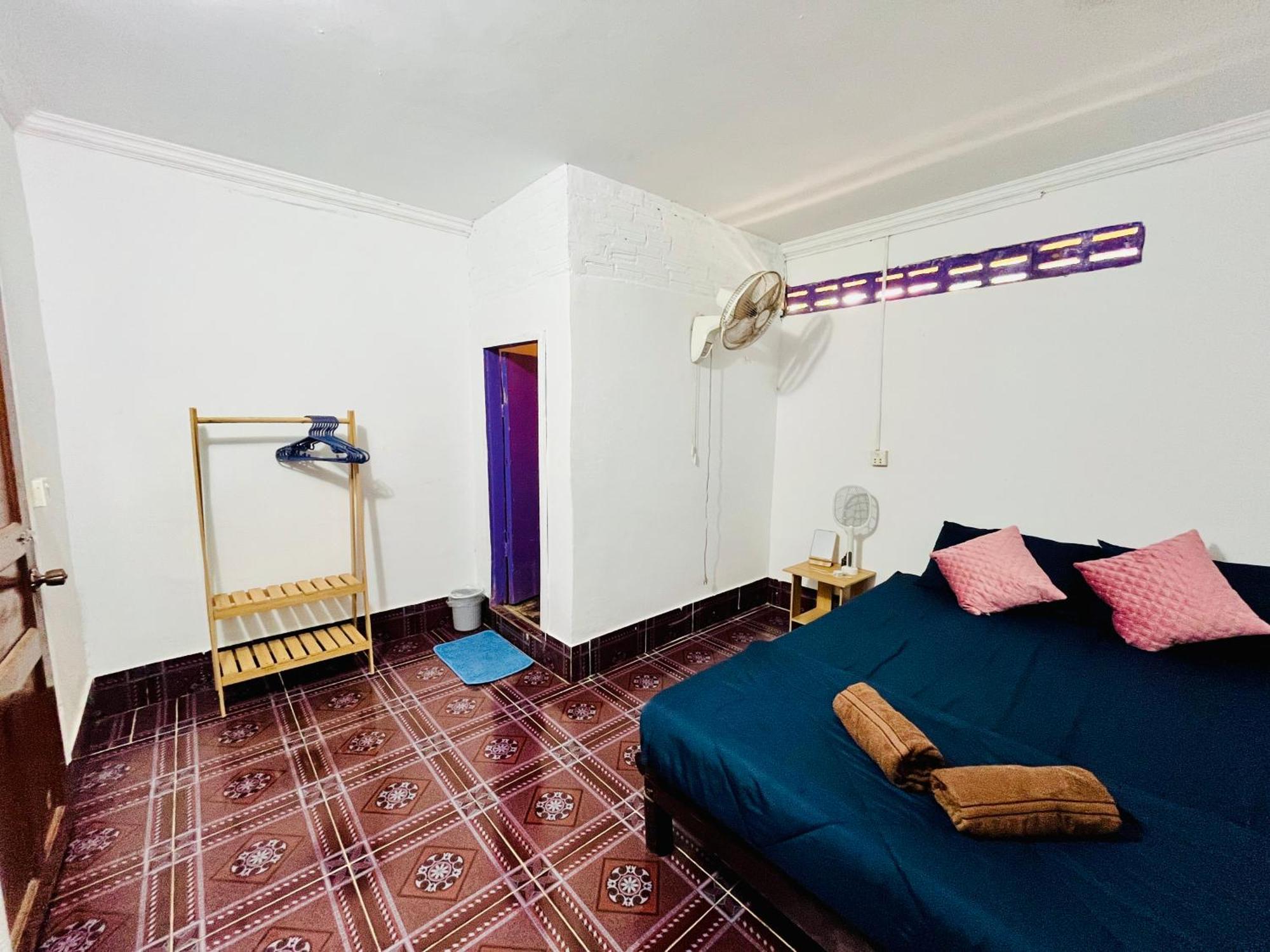 Happiness Guesthouse Ко Ронг Санлоем Екстериор снимка