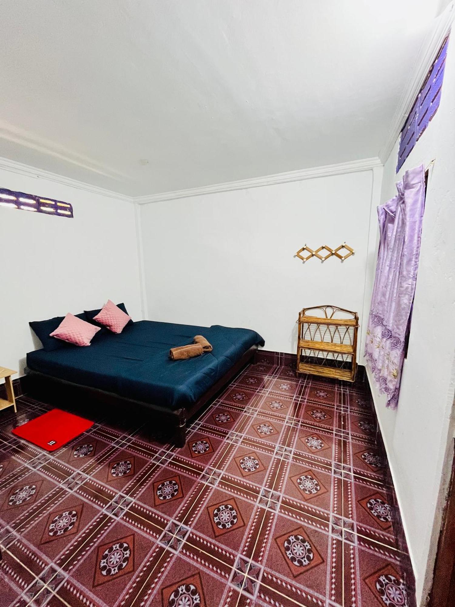 Happiness Guesthouse Ко Ронг Санлоем Екстериор снимка