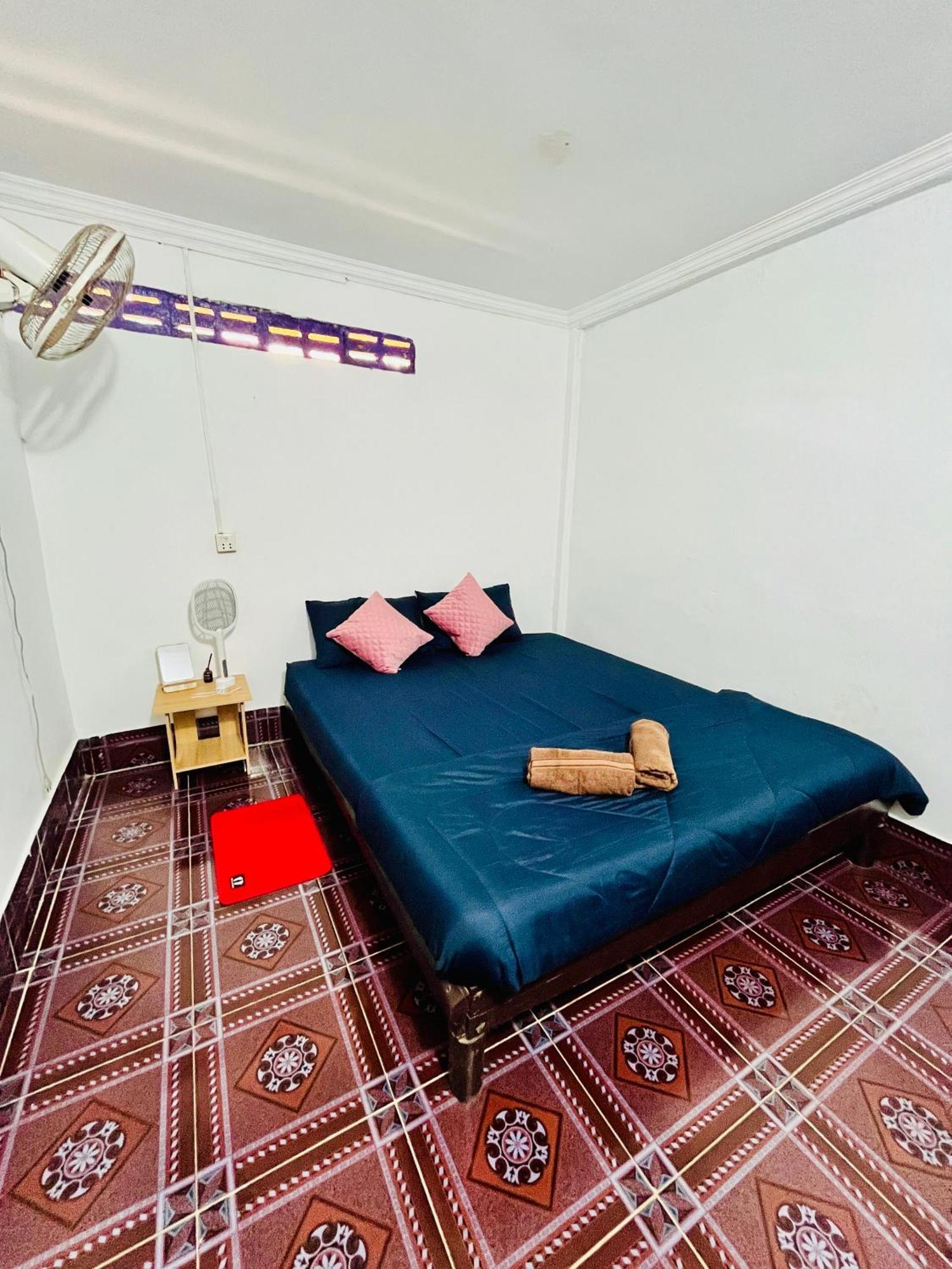 Happiness Guesthouse Ко Ронг Санлоем Екстериор снимка