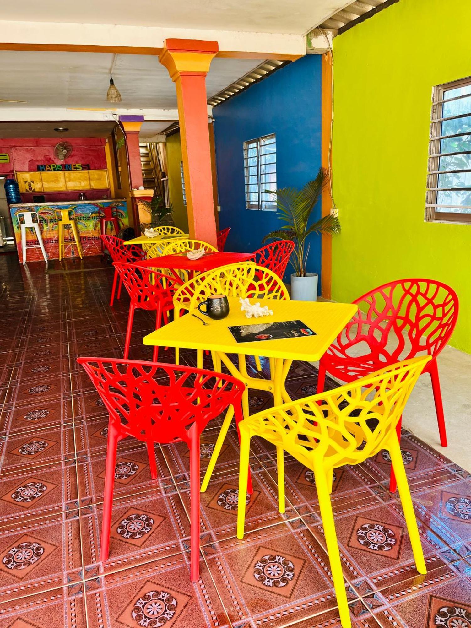 Happiness Guesthouse Ко Ронг Санлоем Екстериор снимка
